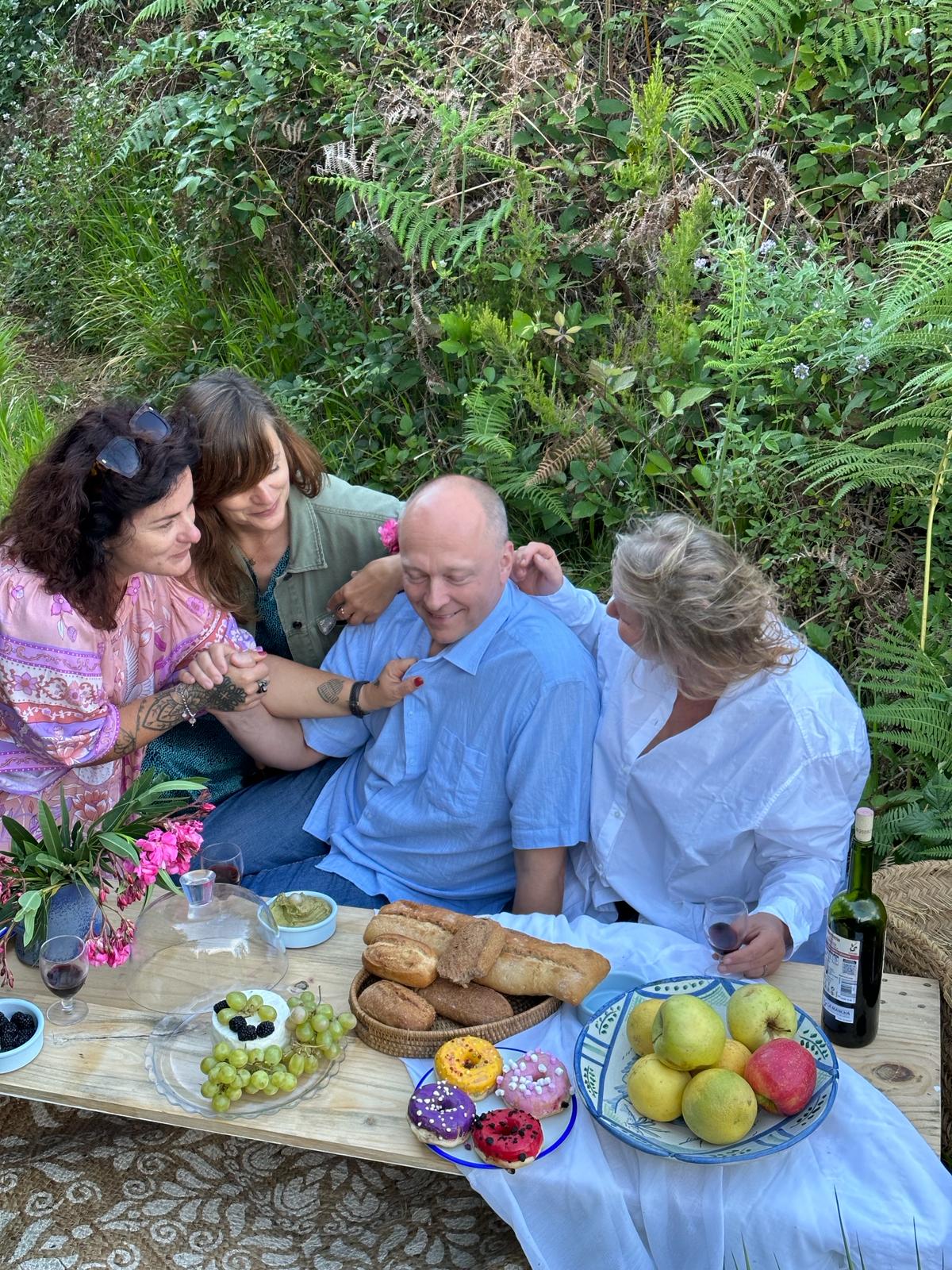 Oceanic Group Picnic Feast 🍽️🌟