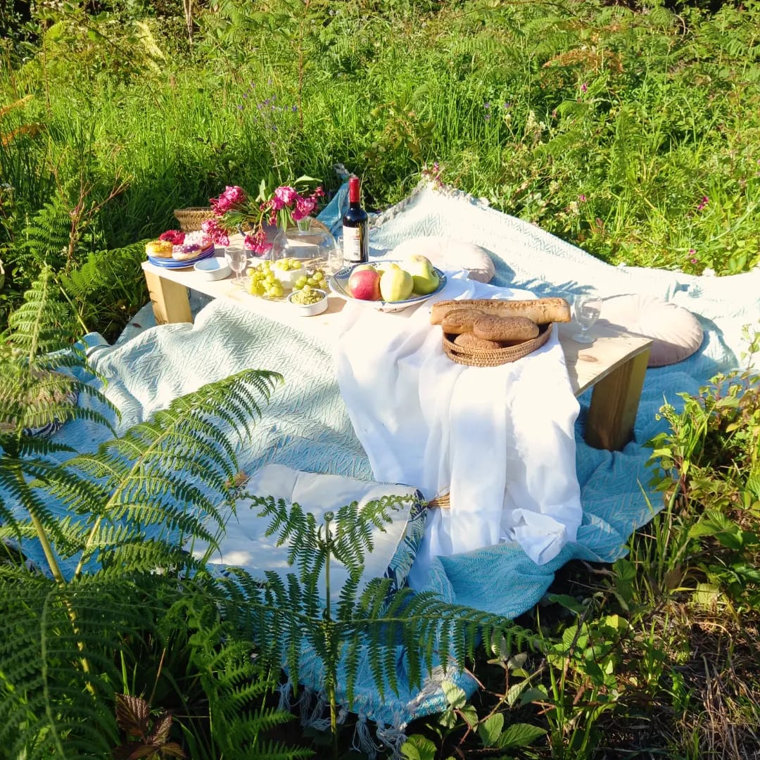 Oceanic Group Picnic Feast 🍽️🌟