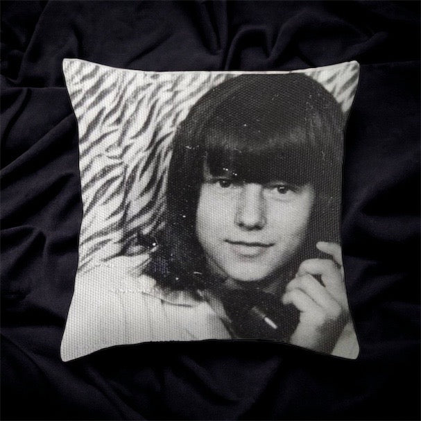 Call me now - Throw Pillow